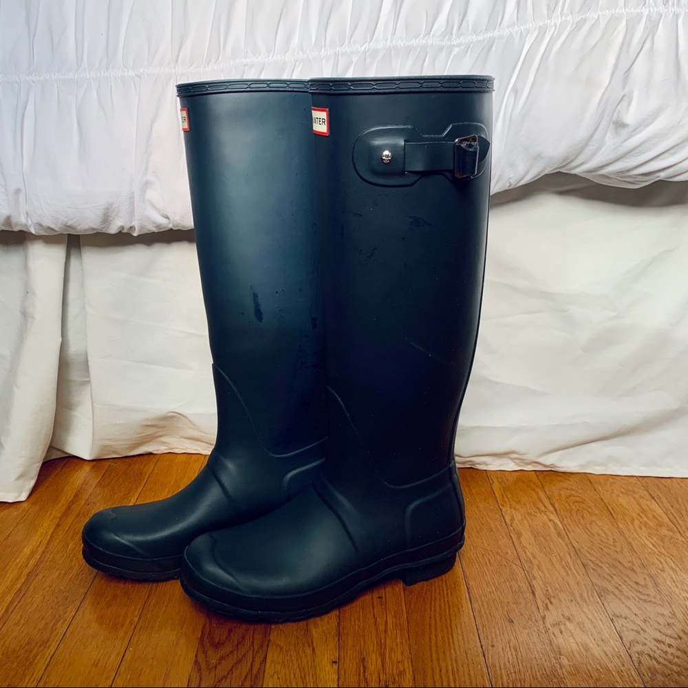 Navy Blue Hunter Rain Boots Size 8 - Picture 4 of 5
